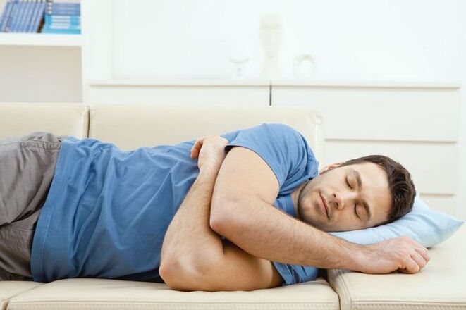 La postura incómoda al dormir es la causa del dolor lumbar